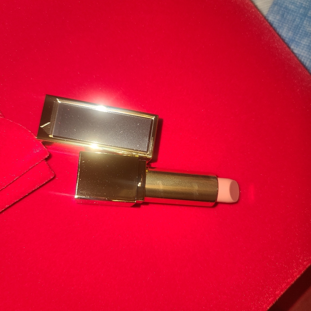 Estee lauder lipstick 184 knockout nude